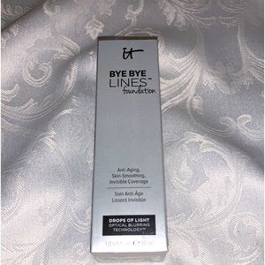 It Bye Bye Lines foundation in color Deep